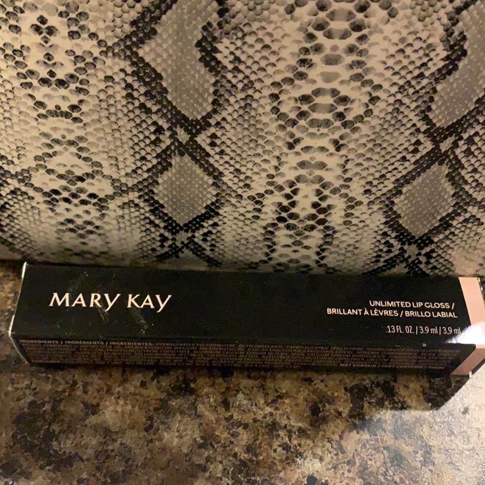 Math Kay Ultimate Lip Gloss Sheer Illusion